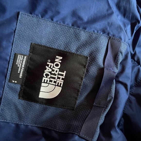 North face blue puffer jacket - Picture 2 of 2